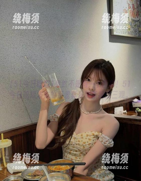 51今日吃瓜 果然不是同一个世界!51今日吃瓜发布的反差真是刷新我的三观。