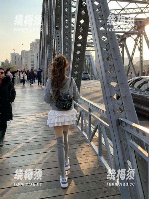 在718娱乐网页，看热闹不嫌事大！吃瓜途中注意：小心被喷！