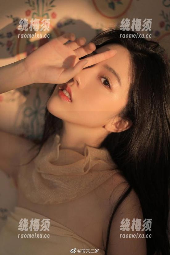 听说旁边的朋友都在吃瓜，你还在等什么？来“吃瓜频道”传送门吧！