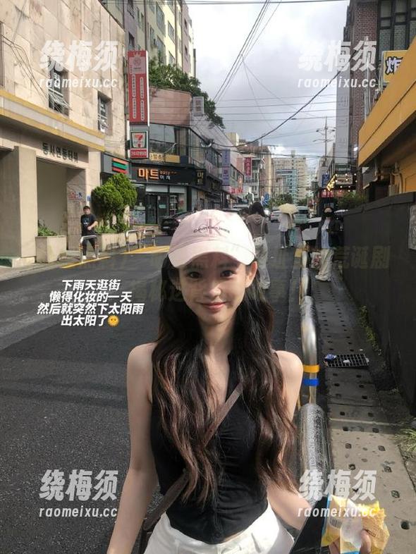 “明星黑料”网址里的荒诞剧：揭秘这背后的故事！