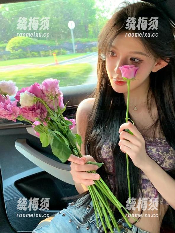 tttzzz01黑料不打烊的入口带我走进什么镂空网页，真的是个八卦迷的乐园！