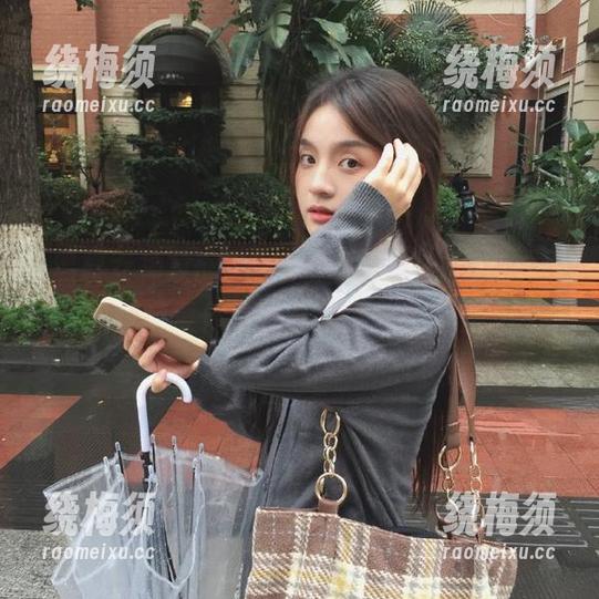 “黑料女神攻略”APP来，陪我反复体会前任那些年的黑历史！