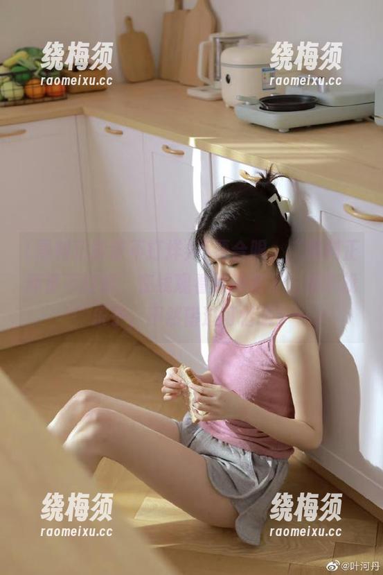 黑料正能量不打烊 不要合眼,“黑料正能量不打烊”在线观看链接来了,快来找乐子,不然错过可惜哦!
