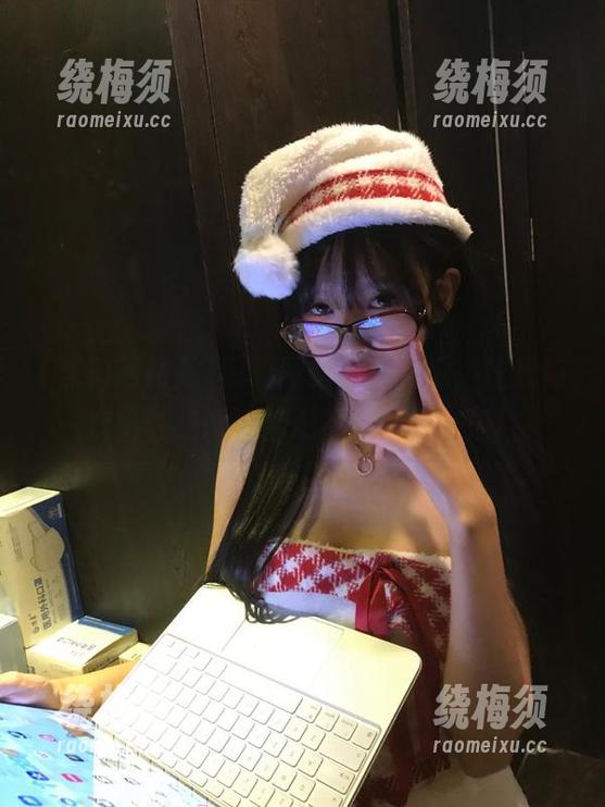 “黑料网站”免费瓜，让我每次偷偷瞄两眼都忍不住心跳加速！