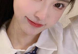 “黑瓜吃料”视频：这小猫和玻璃门的斗争，谁能顶得住？