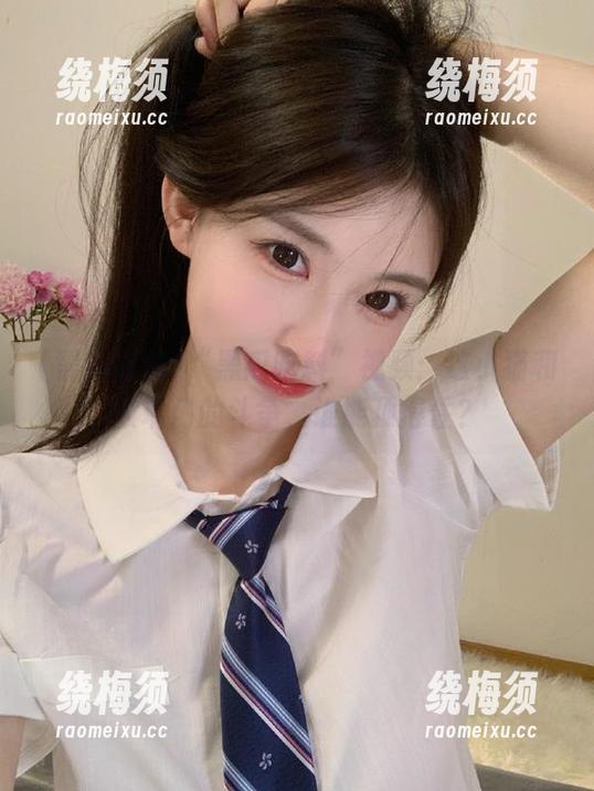 “黑瓜吃料”视频：这小猫和玻璃门的斗争，谁能顶得住？
